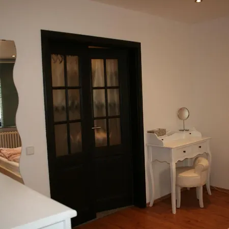 Apartment Ferienwohnung Alt-bocklemund Cologne